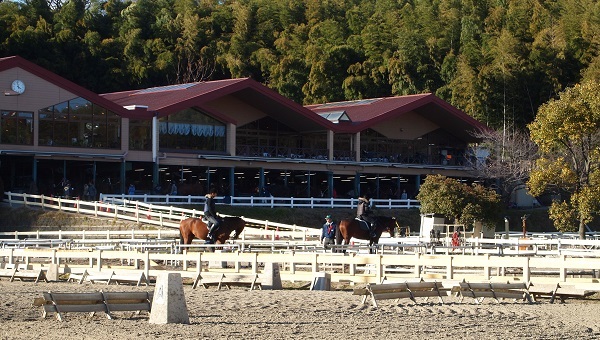 服部緑地乗馬センター