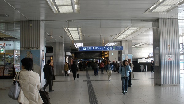 新幹線・新大阪駅の改札付近