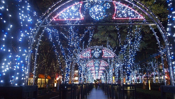 茶屋町のライトアップ