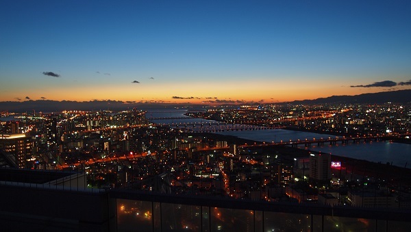 梅田スカイビル屋上より（１）