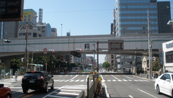 長堀通り、松屋町付近