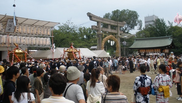 生國魂神社の境内