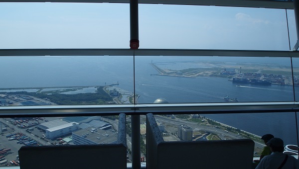 さきしまコスモタワーの西側