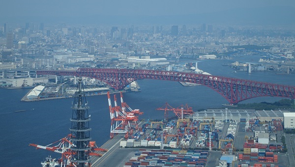 さきしまコスモタワーから港大橋を望む