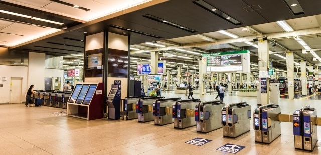 ターミナル駅の改札口