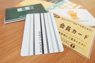 会員証等の発送作業